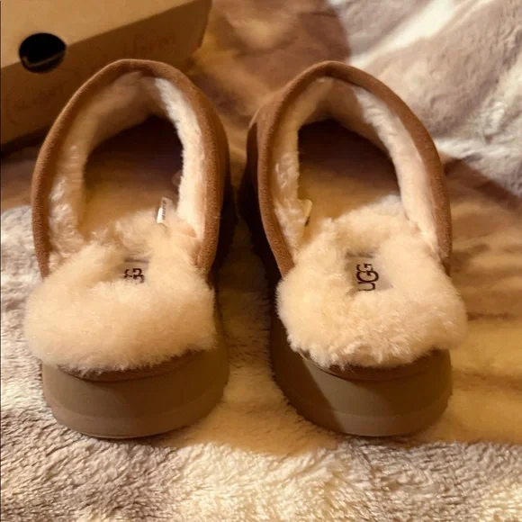 UGG Discoquette Slides sz 8 NEW - Picture 4 of 5